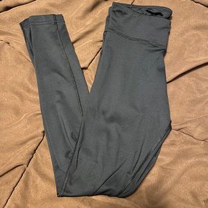 Black Under Armour running tights